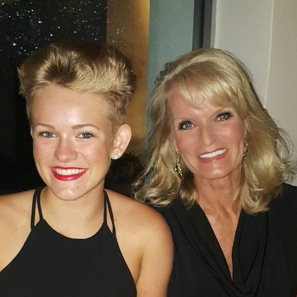 Meet your Posher, Robin - Picture 1 of 2